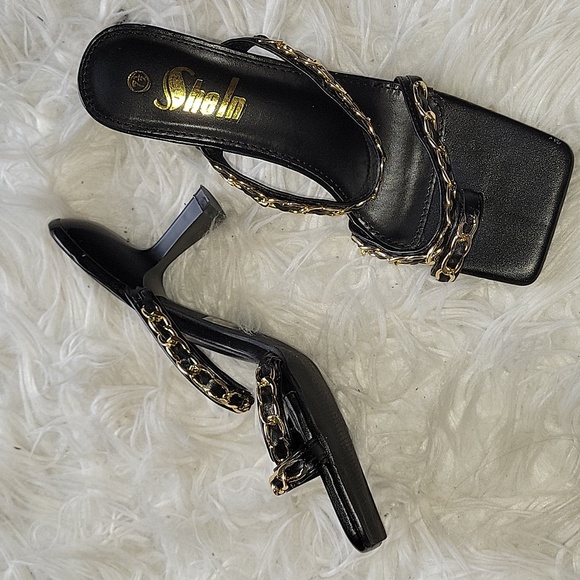 Black & Gold Heels - Picture 4 of 4